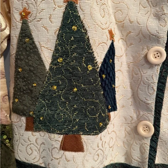 Unbranded Festive Cream Jacket with Tree Design - Picture 2 of 10